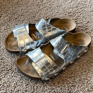 Sam&libby two  strap silver sandals